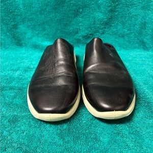Ecco slip on black mule